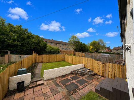 3 bedroom terraced house to rent - Photo 3