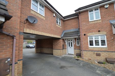 3 Bedroom Town House - Photo 3