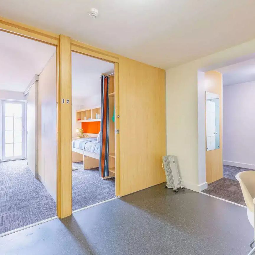 3 Bedroom Apartment Large - Photo 1