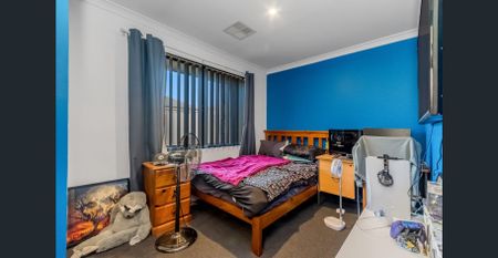 Luxurious, High-Spec Family Living with Multiple Living Zones & Solar Efficiency - Photo 5