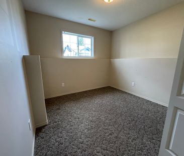 Beautiful 2-Bed, 1-Bath Basement Suite with Private Parking! - Photo 2