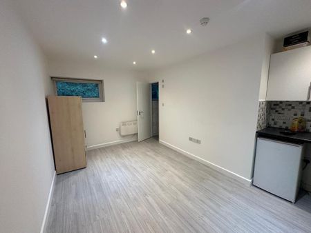 Studio to rent - Photo 4