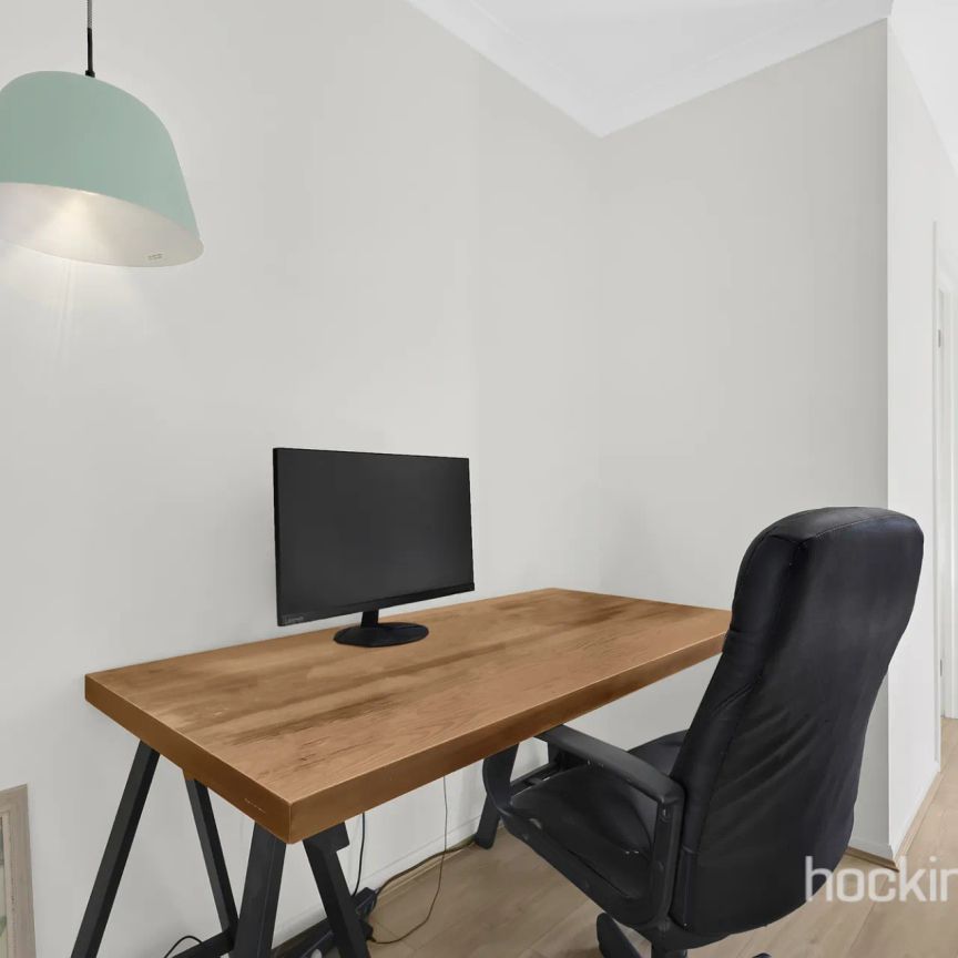 Family home in the heart of Wollert - Photo 1