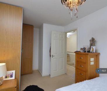 3 bedroom terraced house to rent - Photo 3