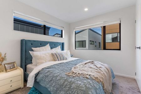 Two Storey Townhouse - Photo 3