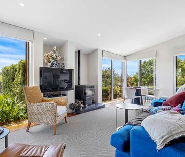 Escape to the Top - Your Hilltop Sanctuary Awaits! - Photo 5