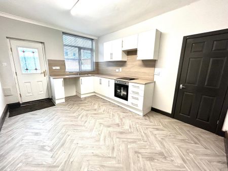 3 bedroom terraced house to rent - Photo 2