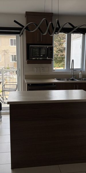 5 1/2 Sur Deux étages - Photo 1