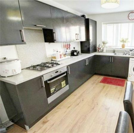 3 bedroom detached house to rent - Photo 5