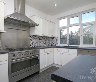 3 bedroom semi-detached house to rent - Photo 6