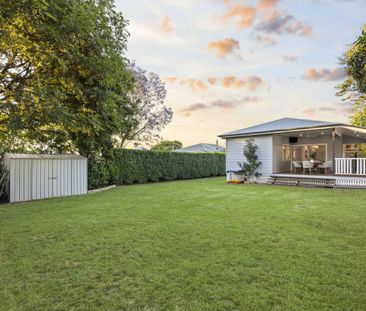 Classic Charm Meets Modern Comfort in the Heart of South Toowoomba - Photo 3
