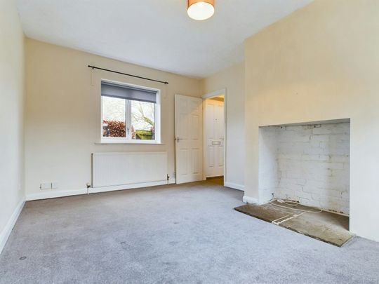 Terraced House to rent on - Photo 1