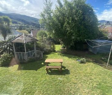 Bright 2-Bedroom Home in Wakari - Photo 3