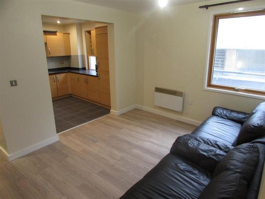 3 bedroom apartment to rent - Photo 1