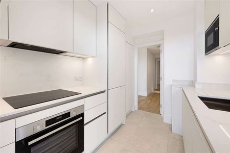 Stunning newly refurbished two bedroom apartment located on the iconic Sloane Street - Photo 3