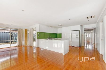 Stylish and Spacious Family Home in a Prime Location! - Photo 4