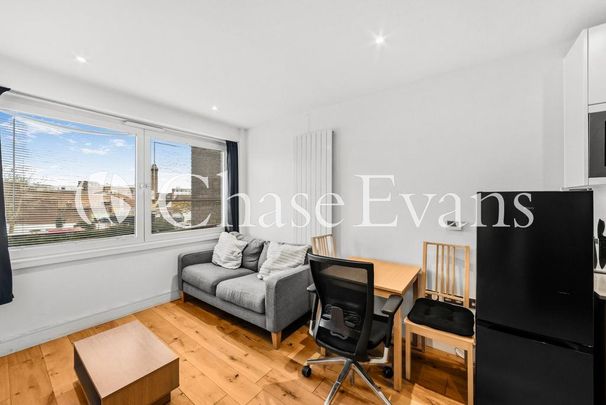 Studio to rent - Photo 1