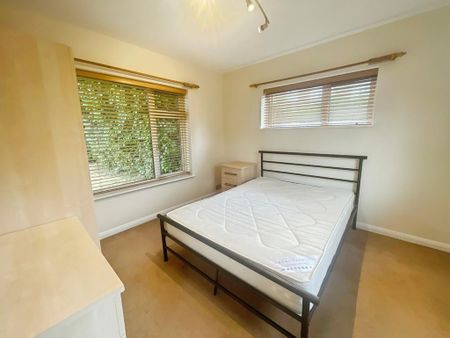 4 bedroom detached house to rent - Photo 2