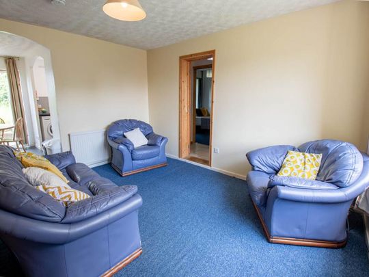 6 bedroom house to rent - Photo 1