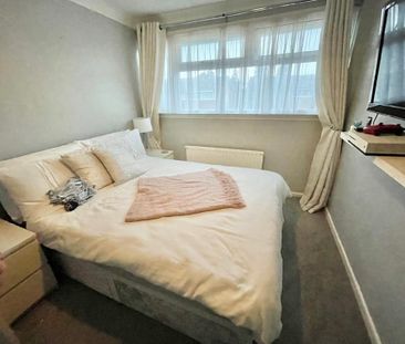 3 bedroom end of terrace house to rent - Photo 5