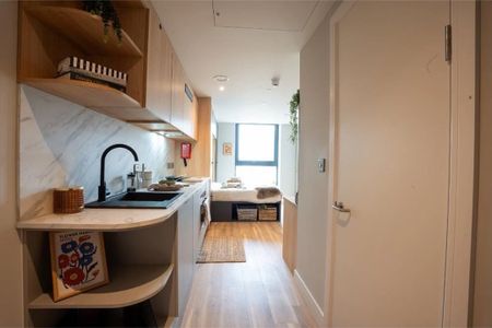 Studio Flat, Merchant Street, NW2 - Photo 3