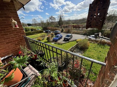 3 bedroom maisonette to rent - Photo 4