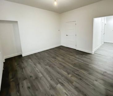 2 bedroom Flat To Let - Photo 1