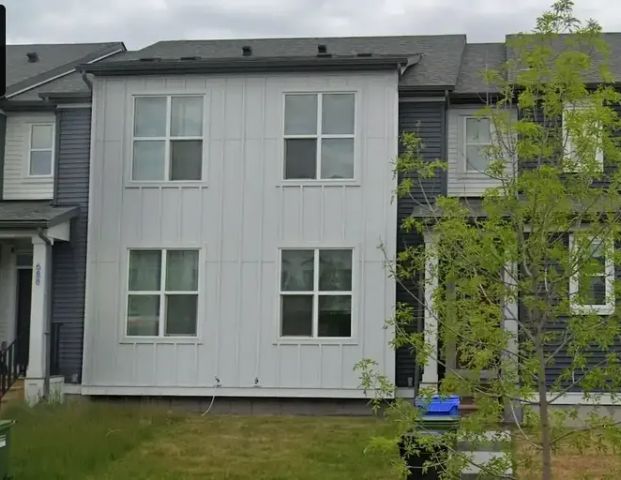 Fully FURNISHED 4 bedrooms Townhouse for Rental - $2,500 | Calgary - Photo 1