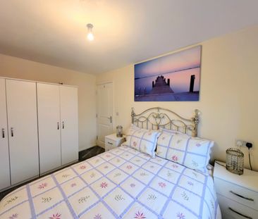 4 bedroom terraced house to rent - Photo 6