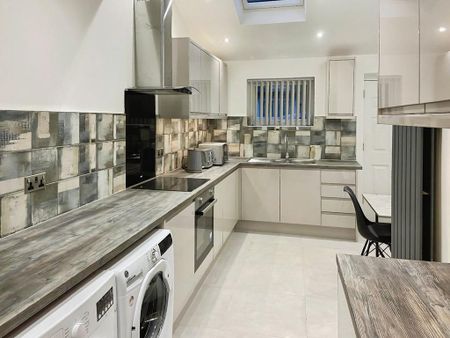 6 bedroom house to rent - Photo 2