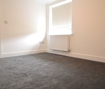 London Road, Slough, Berkshire,SL3 - Photo 5