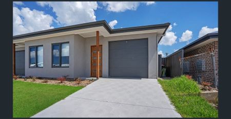 1 Bedroom room with ensuite - Photo 2