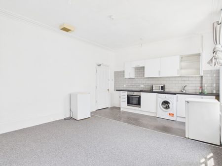 Room 1, Flat 2 50 St Georges Street, Cheltenham - Photo 3