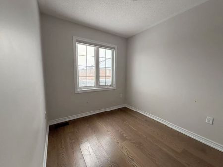 For Lease - 1374 Granrock Crescent, Mississauga, Ontario - Photo 3