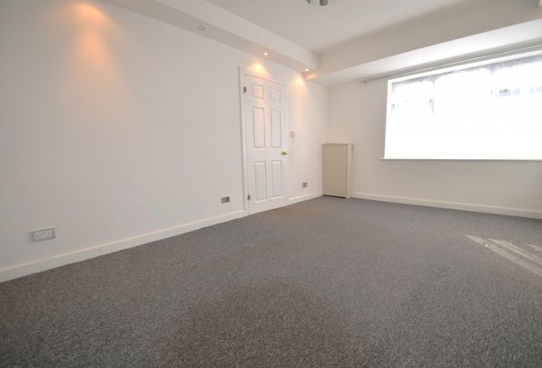 5 bedroom Semi-detached house to rent - Photo 1