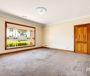 HUGE FAMILY HOME ON APPROX. ONE ACRE IN RIVERSTONE! - Photo 2