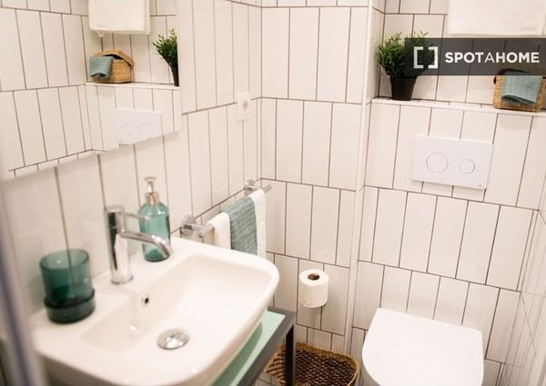 Carrer de Josep Pla, Barcelona, Catalonia 08019