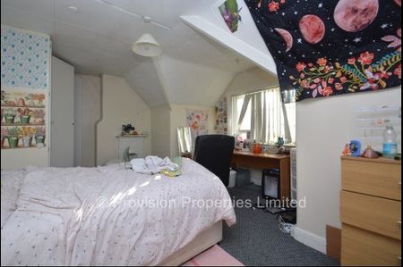 7 Bedroom Student Property - Photo 2