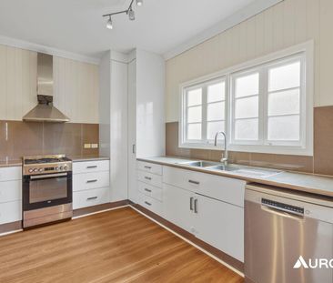 Character, Space and Versatility Across Two Levels - Photo 5