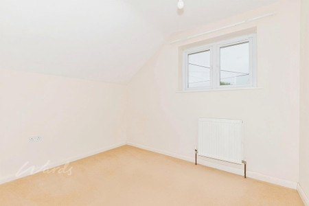 3 bedroom detached house to rent - Photo 4