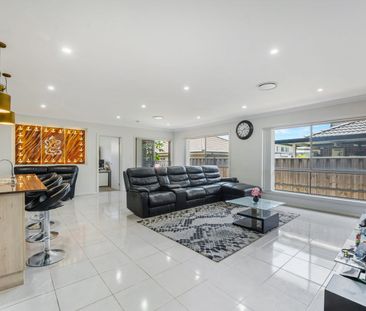 Modern Four Bedroom Family Home! - Photo 2