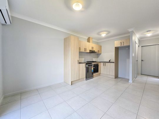 Stylish 1-Bedroom Granny Flat in Prime Austral Location - Photo 1