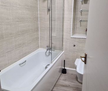 3 bedroom apartment to rent - Photo 3