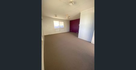 3-Bedroom Home in Quiet Location – Large Yard - Photo 2