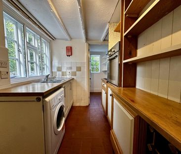 High Street, Avebury, SN8 - Photo 4