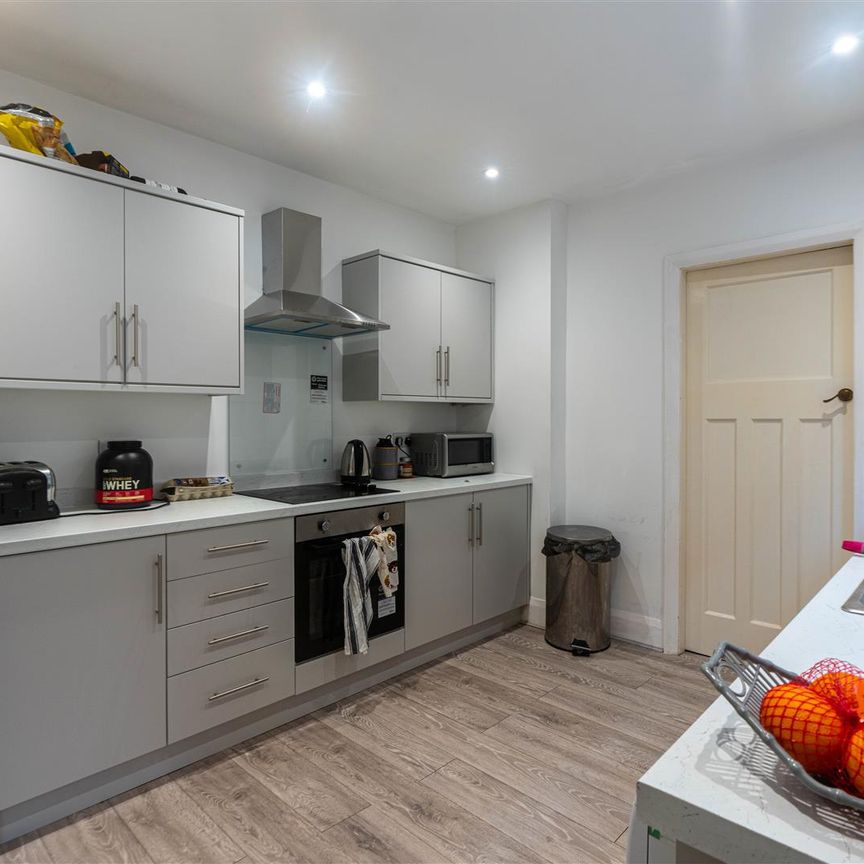 2 bed flat to rent in Valley View, Newcastle Upon Tyne, NE2 - Photo 1