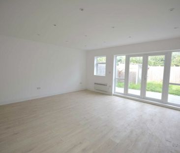 Watford Way, NW4, London - Photo 3