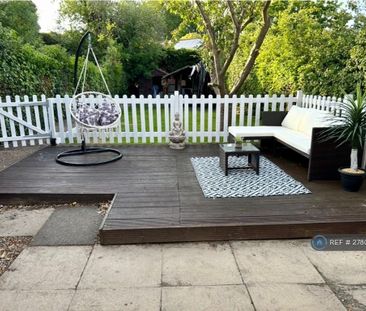 3 bedroom terraced house to rent - Photo 5