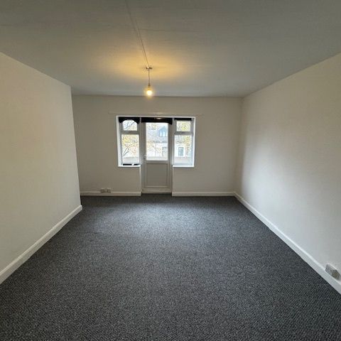 2 Bed Flat, Hamstead Court, B19 - Photo 1