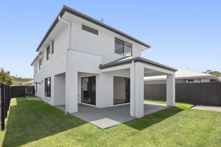 Elegant Family Haven in Harmony - Photo 3